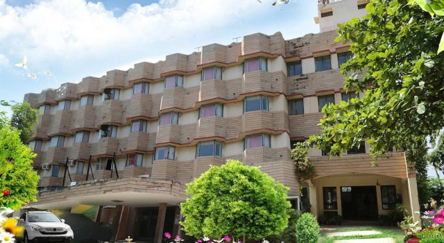 Iroomz Hotel Pawan, Rezervovat Hotel Hotely v Bellary se snídaní, Snídaně
