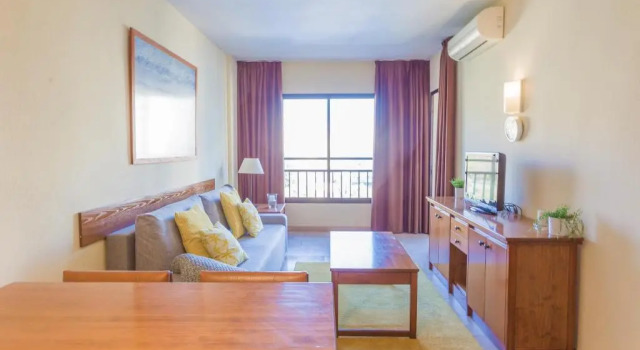 ☆Beachfront 1br Ronda 4 - Ac/Wifi/Pool, Забронировать Отель Фуэнхирола Коста-дель-Соль