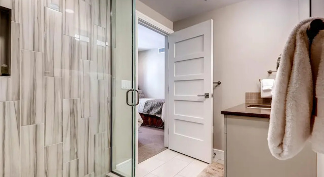 820 Park Ave #204 by Park City Lodging, Забронировать Апартаменты/квартира Парк-Сити Deer Valley - The Canyons, рядом с Mountain Town Olive Oil