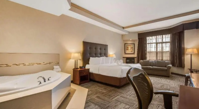 Двухместный номер Standard с балконом Best Western Brantford Hotel and Conference Centre