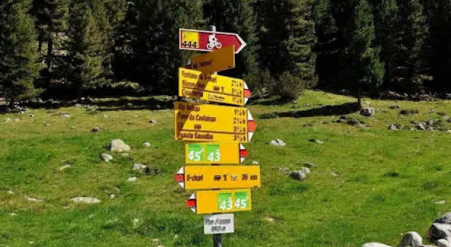 Crusch Alba Ed Alvetern, Buchen Sie Hotel Scuol Graubünden
