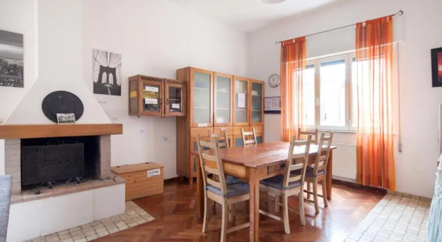 4 Bedrooms Flat Next To Station