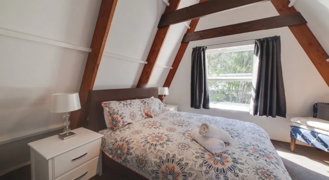 Awesome 3 bed Rotorua Lake House