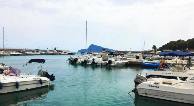 Isla de Altea Beach Luxury House, Забронировать Отель Альтеа Коста-Бланка, рядом с Русская православная церковь Св. Архангела Михаила в Альтее