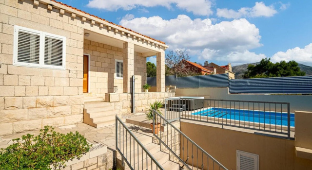 Amazing Home in Orebic with Hot Tub, WiFi & Outdoor Swimming Pool