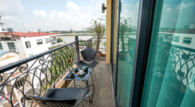 Номер Standard с балконом Ohana Phnom Penh Palace Hotel