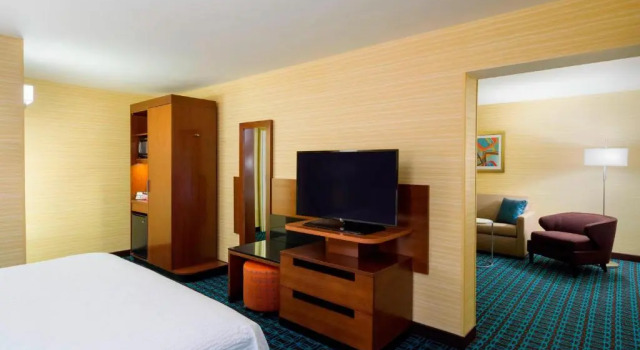 Люкс Fairfield Inn & Suites by Marriott Paramus