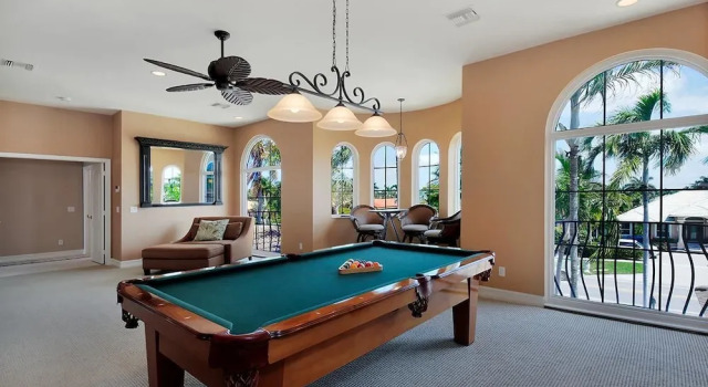 Коттедж Luxury SMARCO919 5 Bedroom Holiday Home by Marco Naples Vacation Homes
