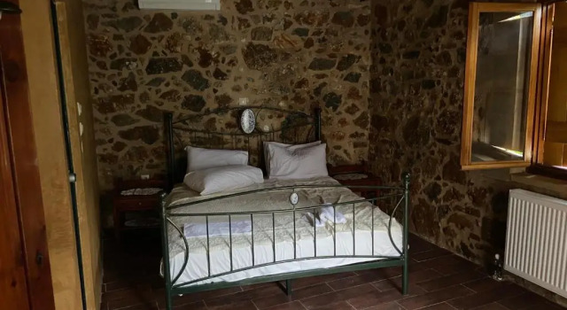 Ifigenia Lux MAISONETTE in oldtown and Villas in theriso vilage 14 km outside of chania, Забронировать Отель Отели Ханья с парковкой, рядом с Археологический музей Ханьи, Парковка