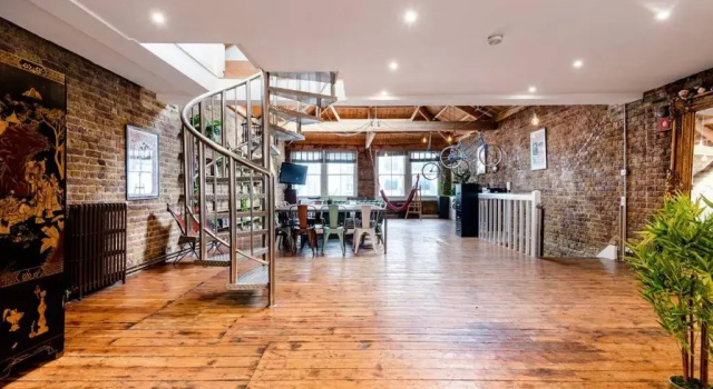 Апартаменты Penthouse Loft apartment with roof terrace Not for events or parties