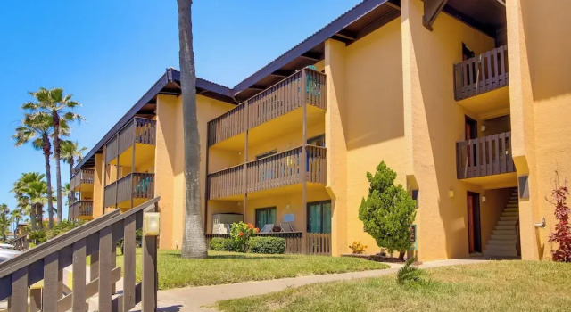 Beachfront, Pet-friendly South Padre Island Condo, Забронировать Апартаменты/квартира Апартаменты Саут-Падре-Айленд, рядом с Whaling Wall, Апартаменты/квартира
