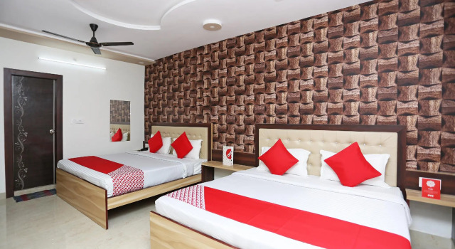 Люкс Standard OYO 23071 Hotel Arman Palace & Banquet