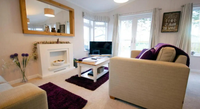 Hollicarrs – Long Lane Lodge