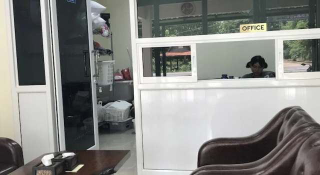 Thathong House, Buchen Sie Hotel Kantharalak Thailand