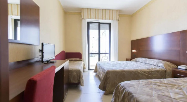 Четырёхместный номер Standard Hotel Metropole