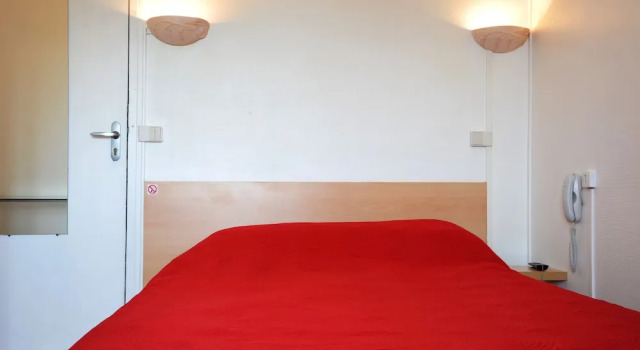 Двухместный номер Comfort Hôtel Les Rosiers