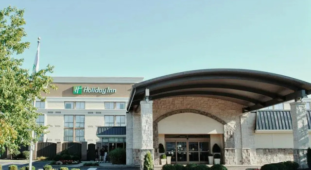 Полулюкс Holiday Inn Cincinnati-Riverfront by IHG