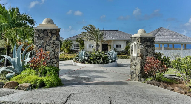 Вилла Cayman Villa - Contemporary 3 bedroom Villa with Stunning Ocean Views 3 Villa by RedAwning