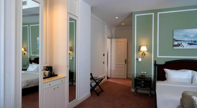 Люкс ANIM Boutique Hotel