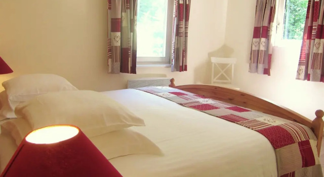 Cozy Chalet in Bohan Near Forest, Забронировать Шале Виллы провинции Намюра, Вилла