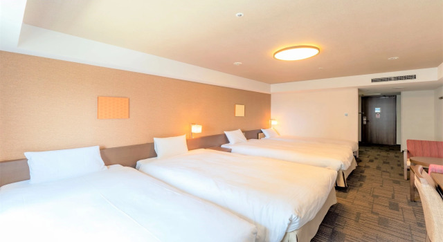 Четырёхместный номер Standard Daiwa Roynet Hotel Naha Omoromachi
