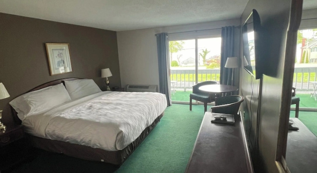 Двухместный номер Classic с видом на озеро Webb's Year Round Resort
