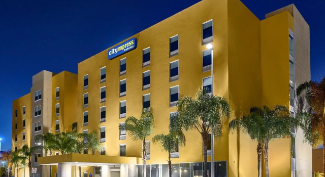 City Express by Marriott Leon, Забронировать Отель Леон Гуанахуато, рядом с Торговый центр Plaza Altacia