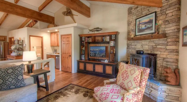Cozy Bear Lodge