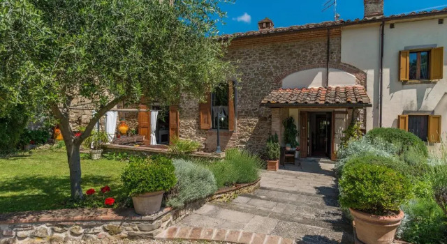 Antica Filanda 10 in Arezzo, Book Villa Hotels in Arezzo with a Pool, Swimming Pool