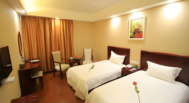 GreenTree Inn Jieyang North Linjiang Road Express Hotel