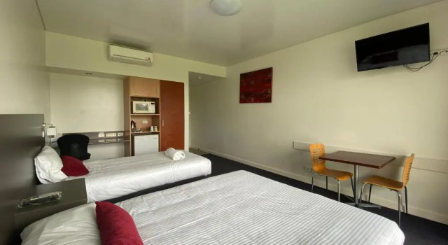 Трёхместный номер Standard Country Roads Motor Inn