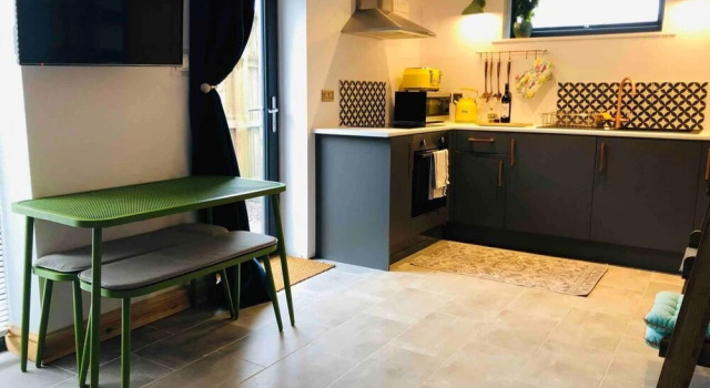 Immaculate 1-bed Studio in Haverfordwest, Забронировать Апартаменты/квартира Хаверфордуэст 