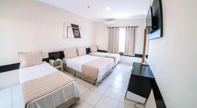 Четырёхместный номер Standard Ferian Plaza Hotel