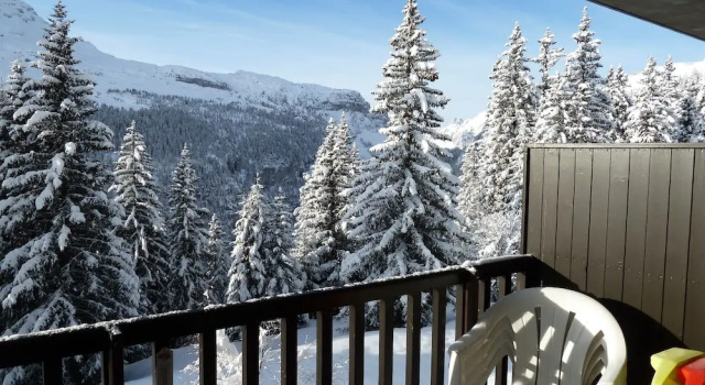 Кровать в общем номере c 1 комнатой с балконом Flaine Reservation