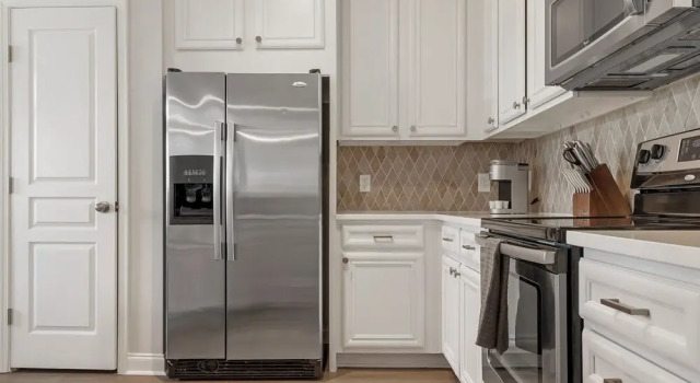 Апартаменты с 2 комнатами Landing Amazing 2BD Pool Courtyard