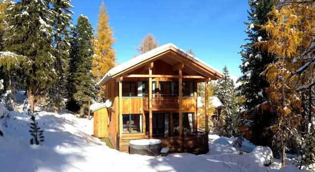 Шале Lavish Chalet With Outdoor hot tub