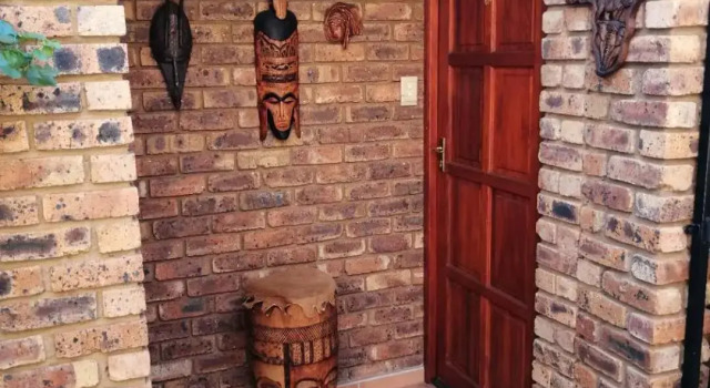 Feather Tree Bed and Breakfast, Buchen Sie Hotel Zwartkop Centurion