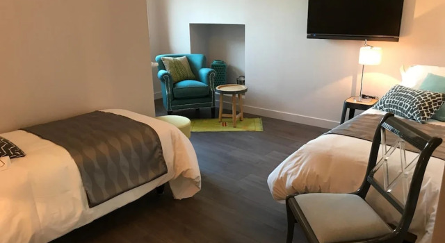 Четырёхместный номер Standard LOGIS Hotel-Restaurant Le Relais dAligre