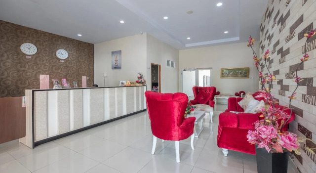 Hotel O Makassar near Pantai Losari formerly Hotel Astra Novilia, Book Hotel Hotels in Sulawesi with Parking, Parking