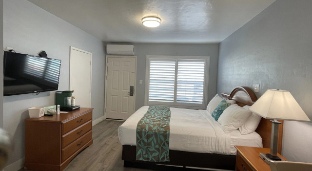 The Palomar Inn