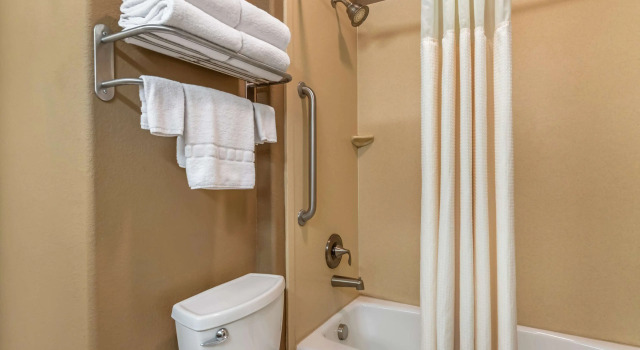 Люкс с 2 комнатами Best Western Plus Lytle Inn and Suites