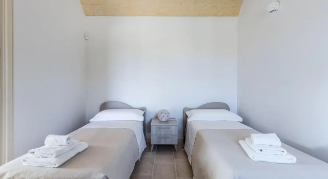 3642 Villa Angi by Perle di Puglia, Book Villa Hotels in Murgia with Parking, Parking