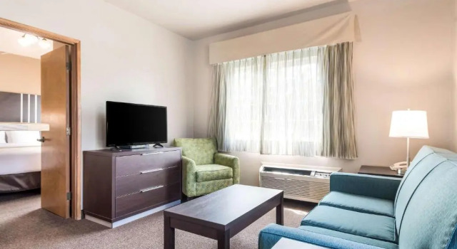 Люкс Quality Inn & Suites Bainbridge Island