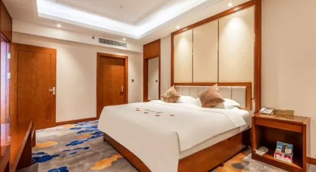 Люкс Premier New Century Hotel