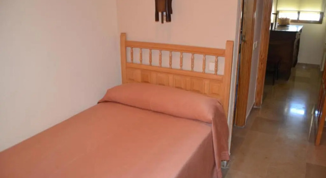 Hostal Los Claveles, Reservar Hotel Priego 