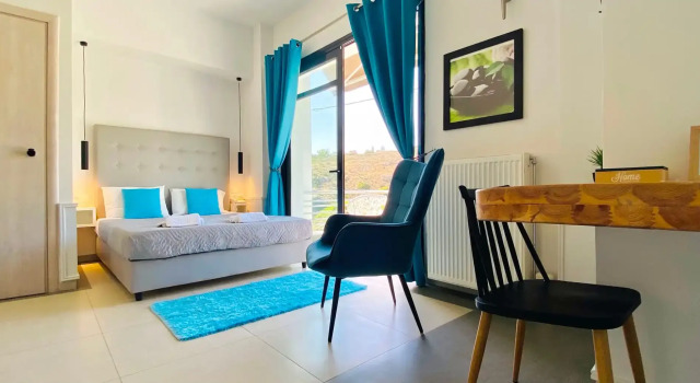 Люкс с видом на бассейн Rethymno Hills Apartments