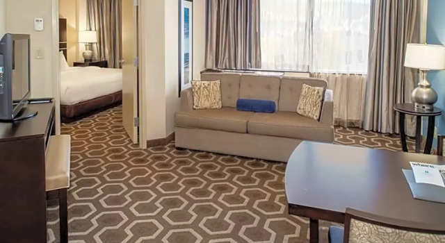 Двухместный номер Standard c 1 комнатой Embassy Suites by Hilton St Louis Airport