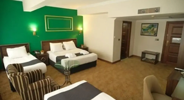Трёхместный номер Standard Malabadi Hotel