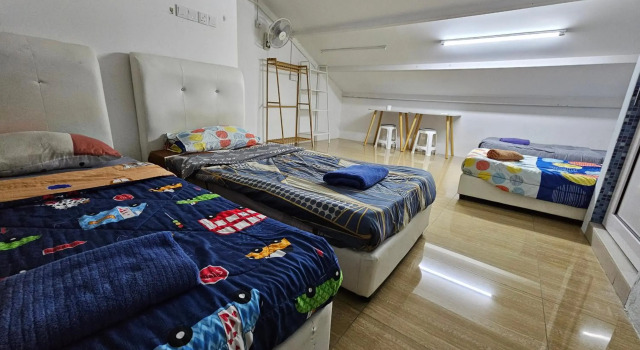 Color Mixed Home Hostel