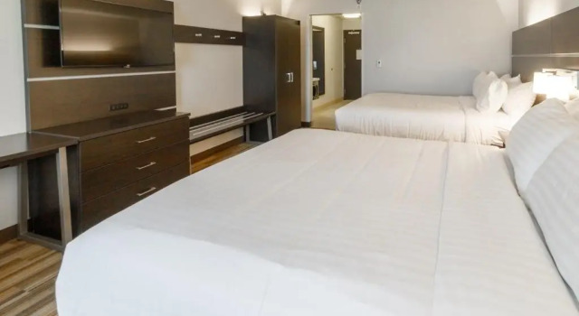 Четырёхместный номер Standard Holiday Inn Express & Suites Lincoln I - 80 by IHG